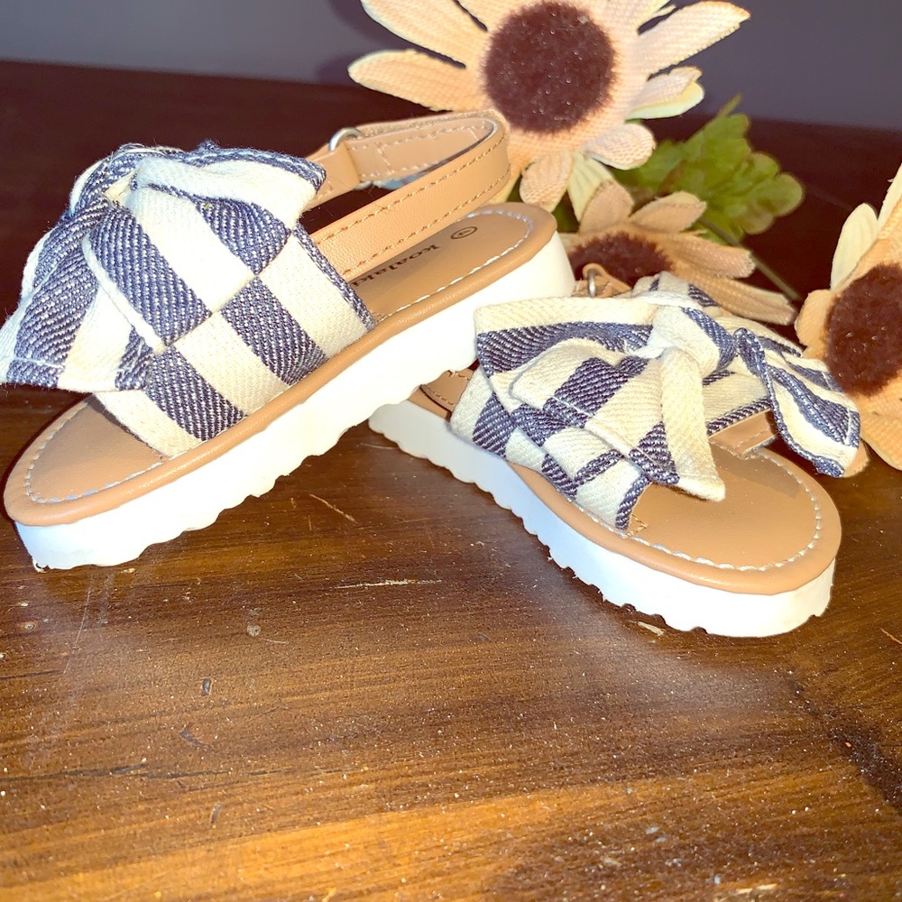 Toddler size 4- sandals